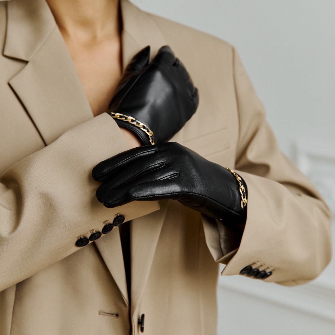 guantes negros para mujer con cadena de oro