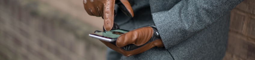 elegantes guantes para smartphone para hombre