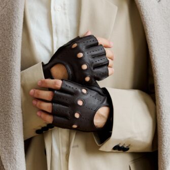 guantes marrones sin dedos para hombre